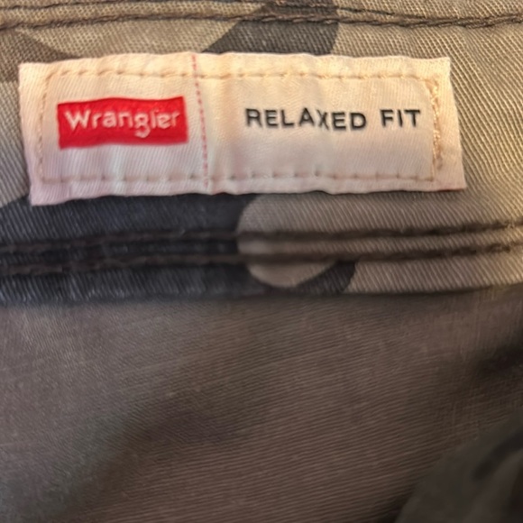 Vintage Wrangler camo pants - Picture 2 of 6